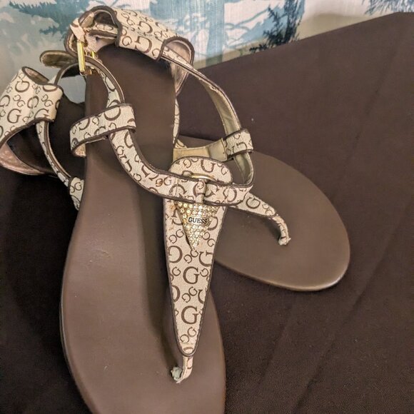 🤎 Guess Logo Print Rhinestone T-Strap Sandals — Size 9M - Picture 2 of 5